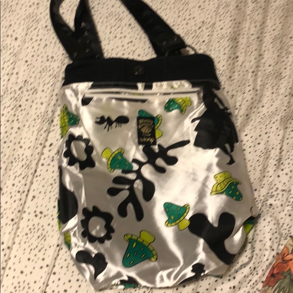 Disney Couture by LOOP Alice in Wonderland handbag - Picture 5 of 7